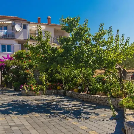Dalmati House 3*