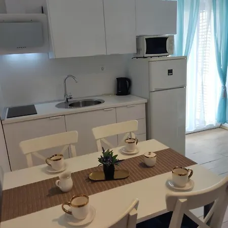 Dalmati House 3*